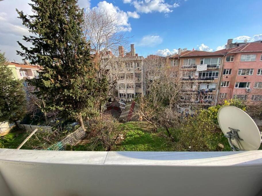 Large With A Balcony In Kadikoey Istambul