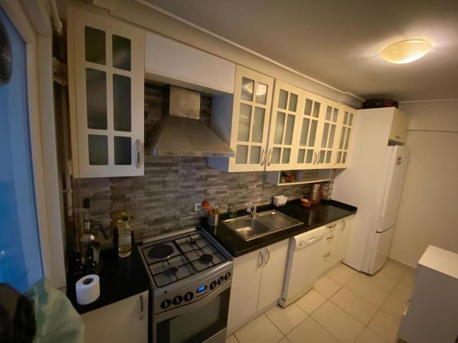 Appartement Large With A Balcony In Kadikoey