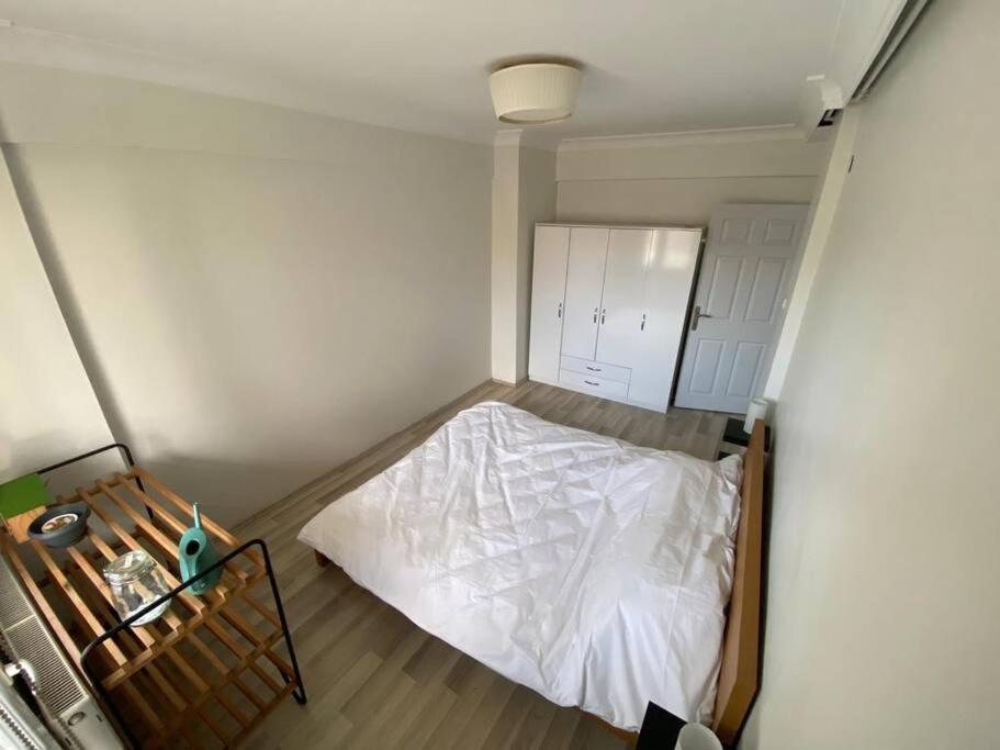 Large With A Balcony In Kadikoey * Provincia di Istanbul