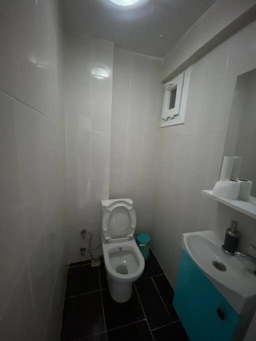 Large With A Balcony In Kadikoey * Provincia di Istanbul
